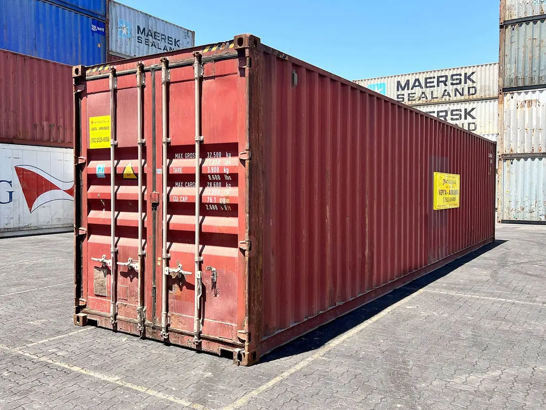 Container marítimo de 20 pies en el depósito de Contenedores Patagonia